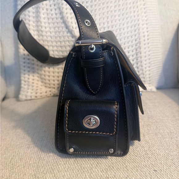 Coach Cargo Western Tabby EUC - Picture 5 of 14